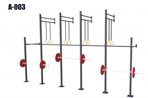 Estacion de Entrenamiento Funcional F-001 - estructura de acero con 3 pares de J-Cups y 4 puntos para anillas, render ilustrativo en fondo blanco, acabado real negro texturizado